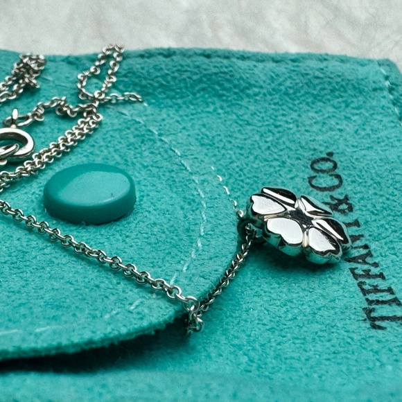 Authentic Tiffany & Co. Paloma Picasso Crown of Hearts Pendant Vintage Necklace - Picture 4 of 7